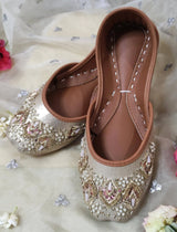 Gold Moonlight Khussa - Emeralds 