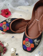 Black embroidered Khussa - Emeralds 