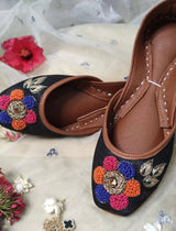 Black embroidered Khussa - Emeralds 