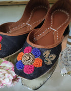 Black embroidered Khussa - Emeralds 