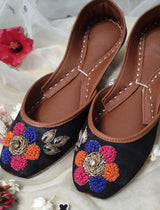 Black embroidered Khussa - Emeralds 