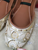 White Motia Embroidered Khussa - Emeralds 