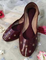 Maroon Zari Pure Leather Khussa - Emeralds 
