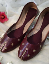 Maroon Zari Pure Leather Khussa - Emeralds 