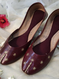 Maroon Zari Pure Leather Khussa - Emeralds 