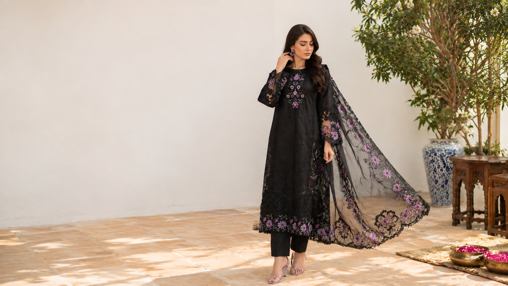 WOMEN COLLECTION