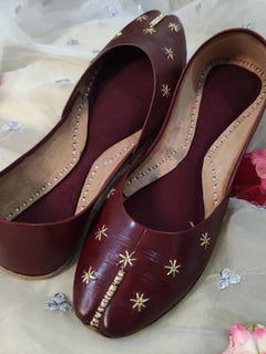 Maroon Zari Pure Leather Khussa - Emeralds 