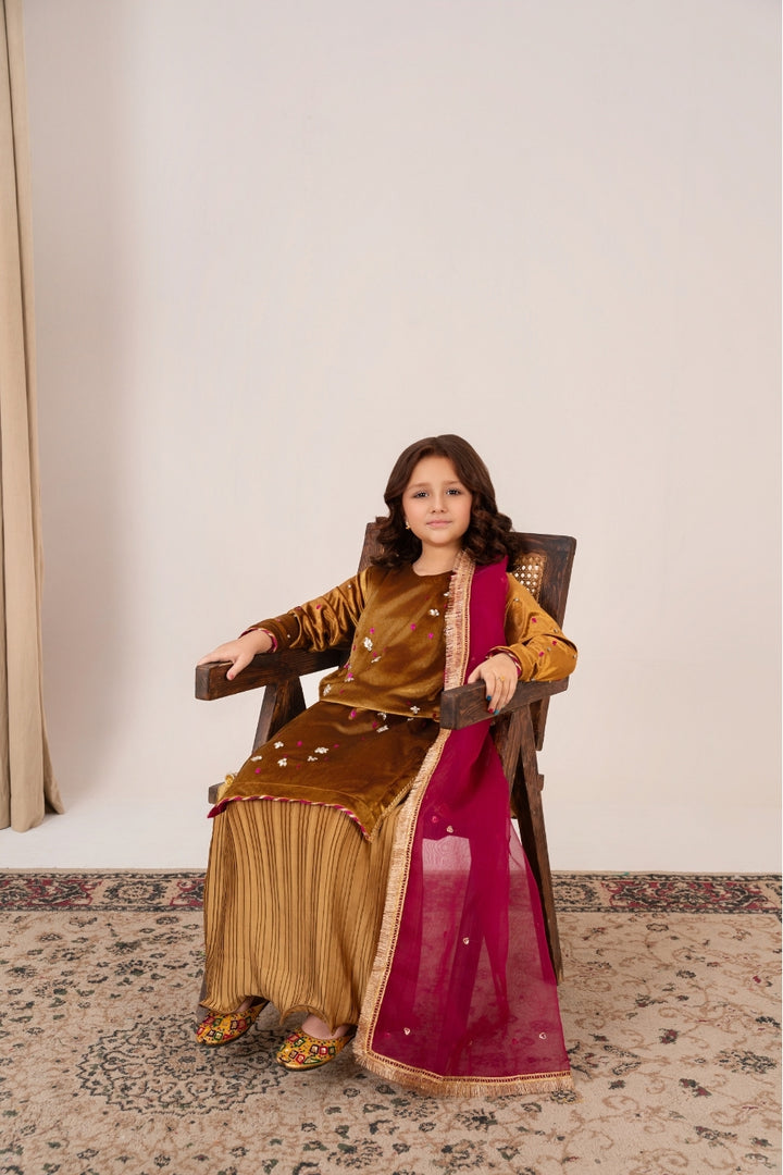 Golden Radiance kids couture – magenta dupatta with crushed silk design