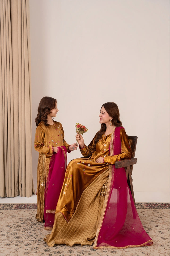 Mother and Daughter Matching Golden Velvet Dresses – Emeralds Festive Collection