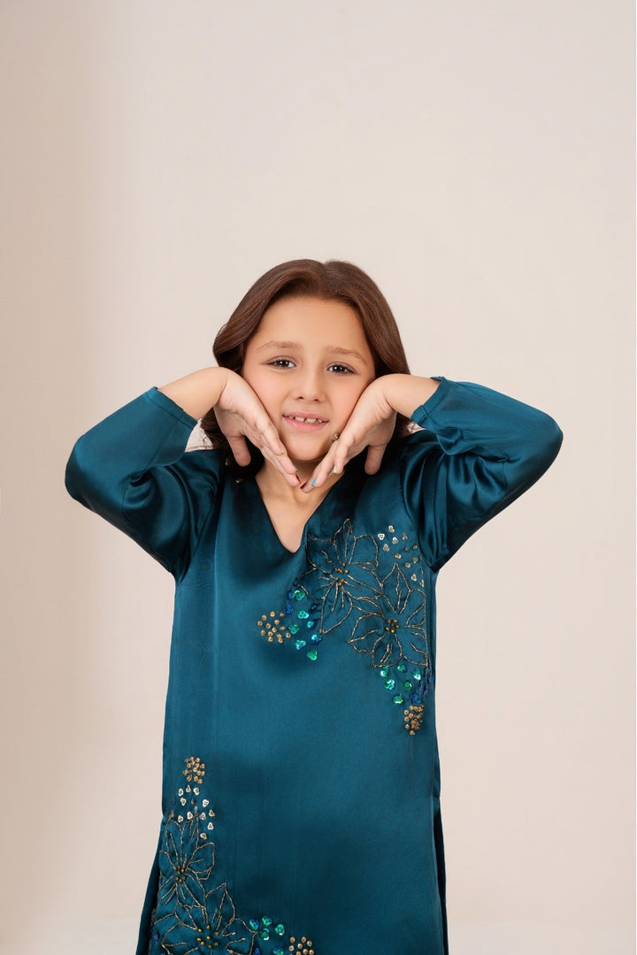 Mother-daughter matching teal silk outfits – Peacock Whisper by Emeralds