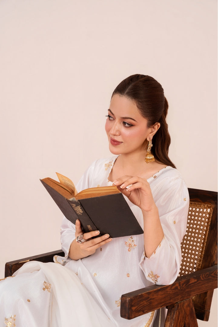 Elegant white silk outfit – Starburst embroidered designer wear